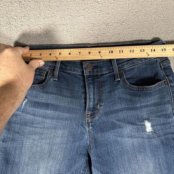 Old Navy Curvy Mid Rise Jeans Women’s Size 6 Medium Wash Distressed Whiskers - Picture 5 of 12